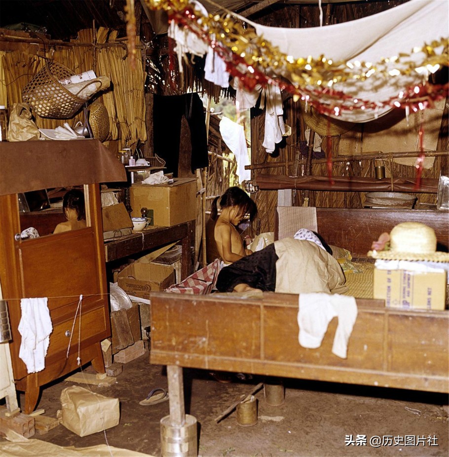 越南战争期间的高清旧照，残酷战争下的群众生活-4.jpg