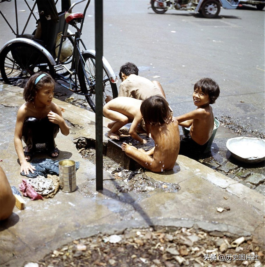 越南战争期间的高清旧照，残酷战争下的群众生活-7.jpg