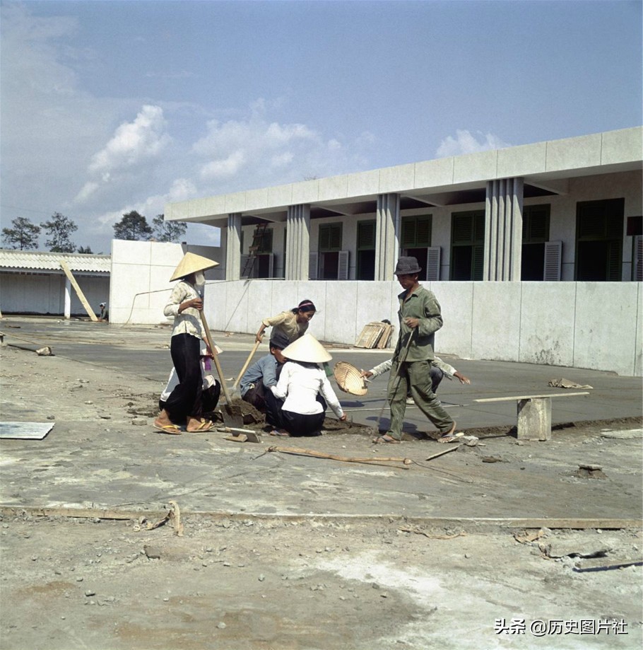 越南战争期间的高清旧照，残酷战争下的群众生活-11.jpg