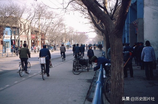 街拍80年代的西安，图9碑林区三学街小学-1.jpg