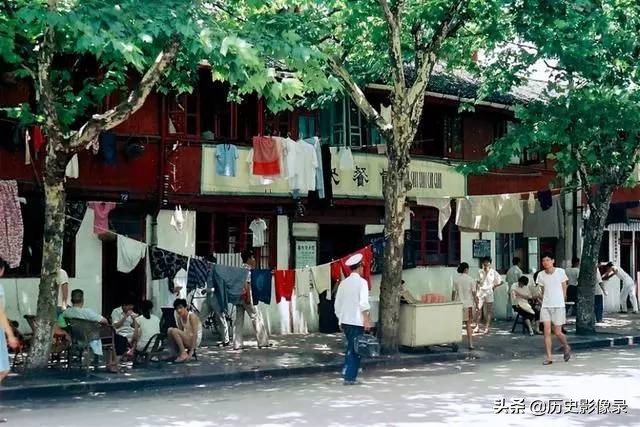 80年代的中国：生活节奏缓慢的城市生活-4.jpg