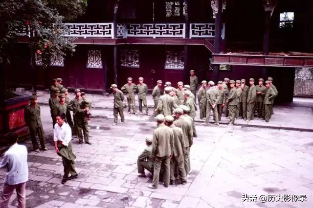80年代的中国：生活节奏缓慢的城市生活-8.jpg