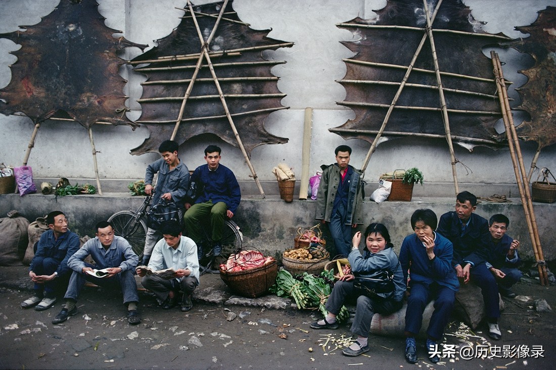 法国人拍摄1980年彩色中国，物质相对缺乏，百姓朴实忠厚的记忆-1.jpg