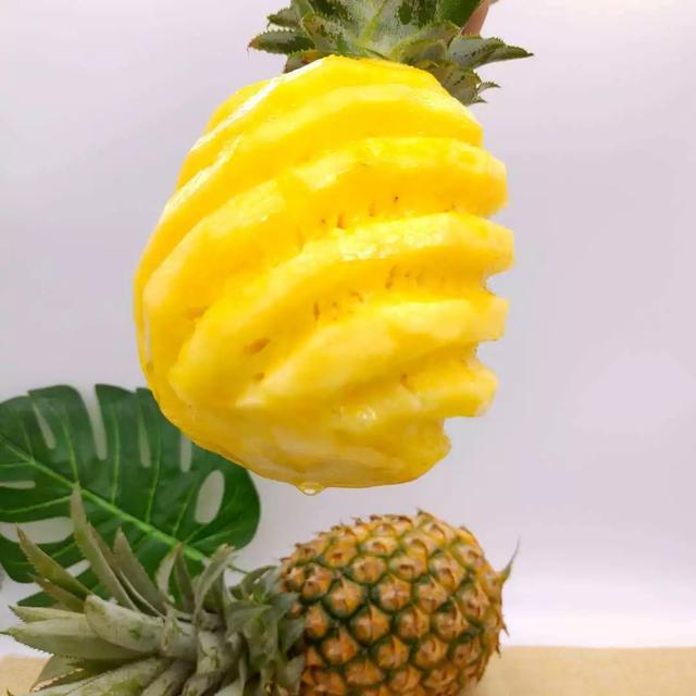 来自中国菠萝之乡的脆甜菠萝，小伙一口吃了三个，一口清爽到胃-3.jpg