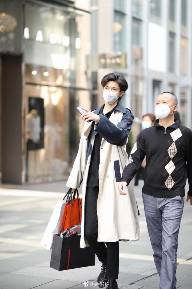 成都街拍：男士穿搭分享，帅就完事儿~-2.jpg