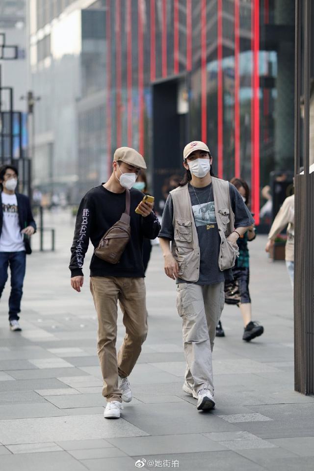 成都街拍：男士穿搭分享，帅就完事儿~-5.jpg