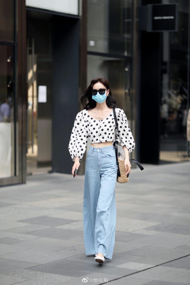 成都街拍：真正的小个子穿搭榜样，看她就够了！-13.jpg
