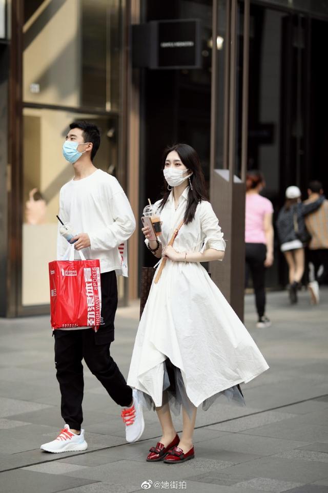 成都街拍：真正的小个子穿搭榜样，看她就够了！-22.jpg