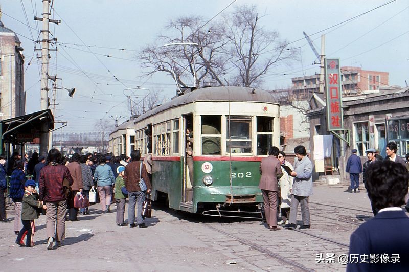 80年代的长春：遍布街头的有轨电车，几代长春人的记忆-3.jpg